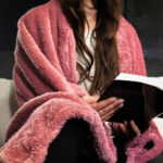 Manta Corderito Suave Bifaz Reforzada Calidad Premium Magenta Liso - Image 3