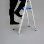 Escalera De Aluminio Tijera 3 Escalones Mor Plegable 5101 Base Antideslizante, Traba De Seguridad. Ultimo Escalon Como Plataforma Y Soporte De Aluminio Para Sujetarse - Image 7