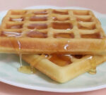 Waflera Eléctrica Winco W17 Antiadherente Wafles 750w Negro - Image 4