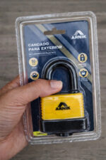 Candado Exterior Grande Laminado Impermeable Jardín Agua Negro Y Amarillo Negro/amarillo - Imagen 3