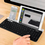 Teclado Logitech Qwerty Español De Latinoamérica Color Negro Y Blanco Negro/blanco - Imagen 10